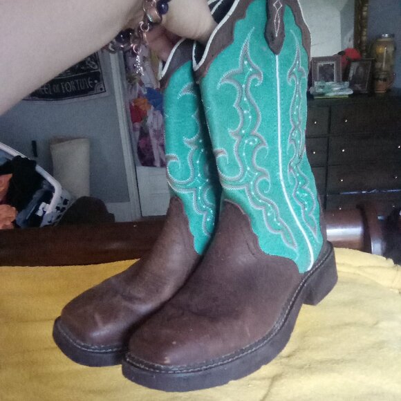 Justin Gypsy Boots - Picture 1 of 4
